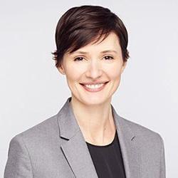 Raisa Litmanovich -高级副总裁 & General Counsel